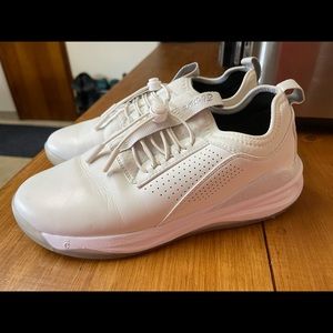 Brilliant white clove nursing shoes